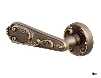 NOEMI - Brass door handle on rose _ Dnd