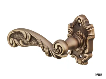 HELEN - Brass door handle on rose _ Dnd