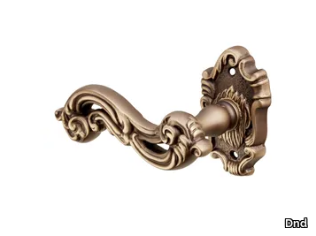 SAGOMA LUX - Brass door handle on rose _ Dnd