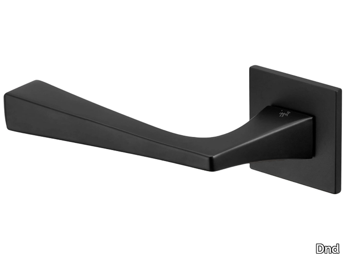 ROBERTA 02 - Brass door handle on rose _ Dnd