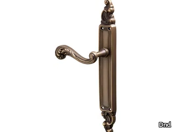 h_circe-door-handle-on-back-plate-dnd-martinelli-584382-rel64a3900a.jpg