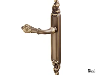 h_fronda-door-handle-on-back-plate-dnd-martinelli-584625-relc69a7a5c.jpg