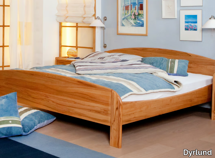 1335E - Wooden double bed _ Dyrlund