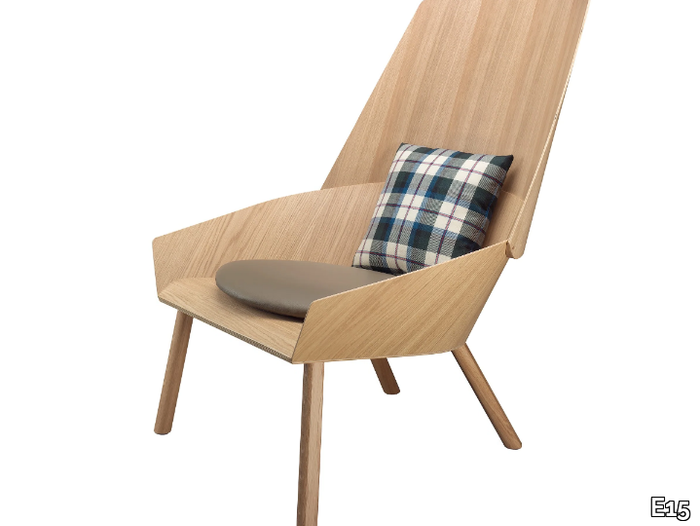 EUGENE - Oak armchair high-back _ E15