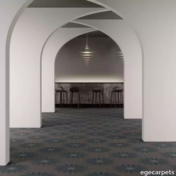 8-RF5500637.webp