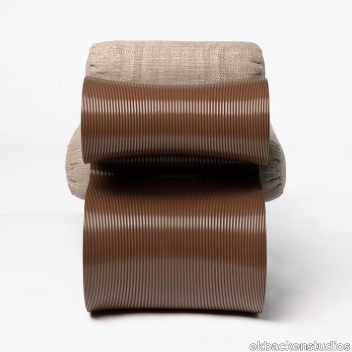 Eel_lounge_chair_chocolate.jpg
