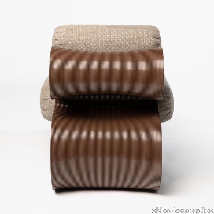 Eel_lounge_chair_chocolate.jpg