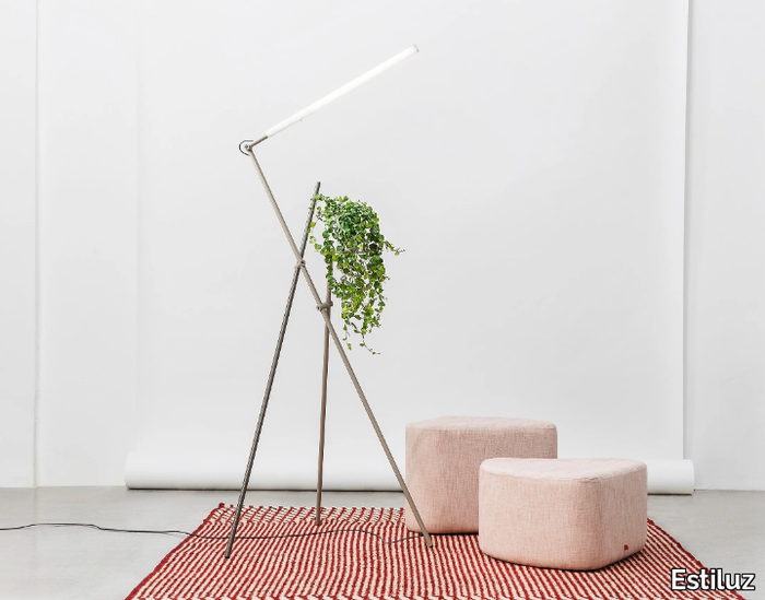 adjustable-floor-lamp-estiluz-374849-reld252d90b.jpg