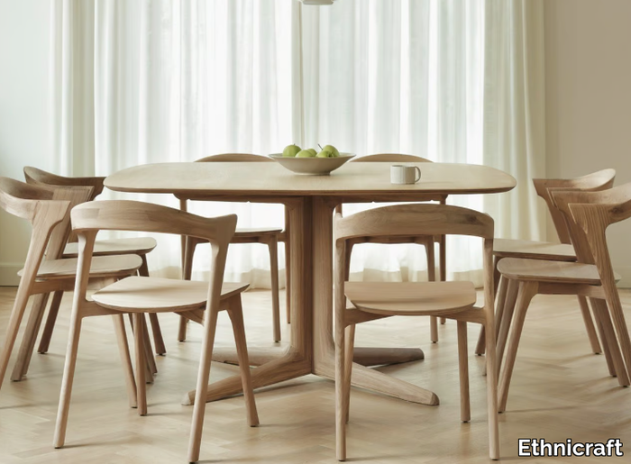 CORTO - Square oak table _ Ethnicraft