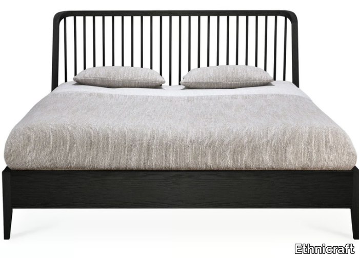 oak-spindle-bed-ethnicraft-553558-reld51a0247.jpg