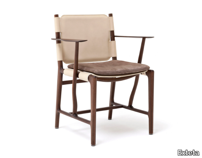 LEVANTE - Mahogany and leather garden chair with armrests _ Exteta