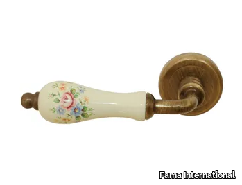 ITALIAN DESIGN - ABELIA - Brass door handle on rose _ Fama International