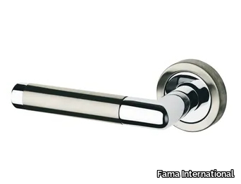 ITALIAN DESIGN - PRIMULA - Steel door handle on rose _ Fama International