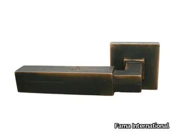 LATUS MG2092 - Bronze door handle on rose _ Fama International