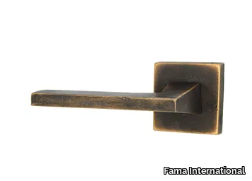 LATUS MG2402 - Bronze door handle on rose _ Fama International