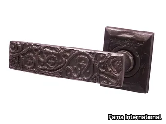 SAMARCANDE ES14 - Brass door handle on rose _ Fama International