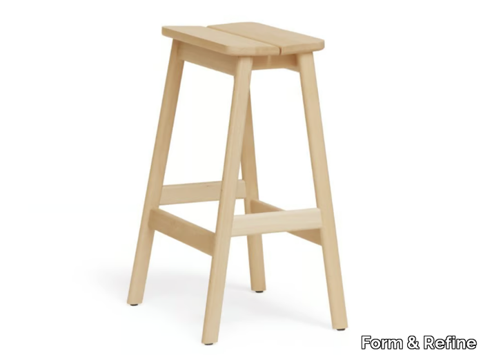 ANGLE STANDARD 65 - High beech stool with footrest _ Form & Refine