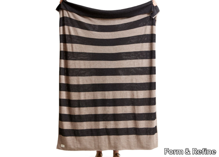 AYMARA-Striped-lap-robe-Form-Refine-571399-rel5de09d20.jpg