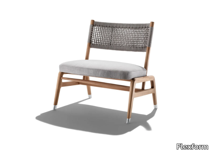 ORTIGIA OUTDOOR - Iroko easy chair with integrated cushion _ Flexform