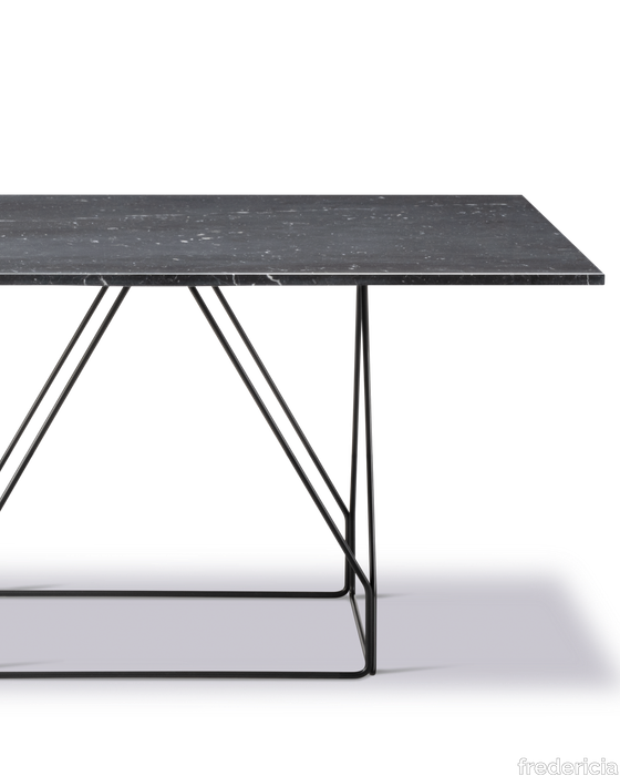 JG Table, 140x140 cm