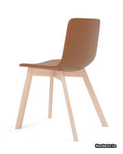 4222_pato-wood-base-chair_104-51307_oak-lacquered-leather-omni-307-cognac_v4