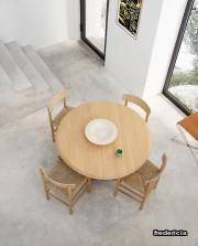 J39_Sgr_Islet_Dining_Locus_Bowl_JG_folding_stool