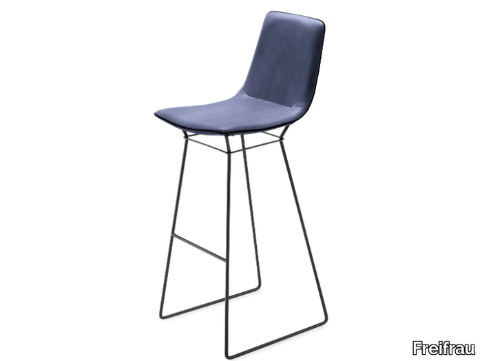 AMELIE BARSTOOL HIGH - Sled base leather barstool with footrest _ Freifrau