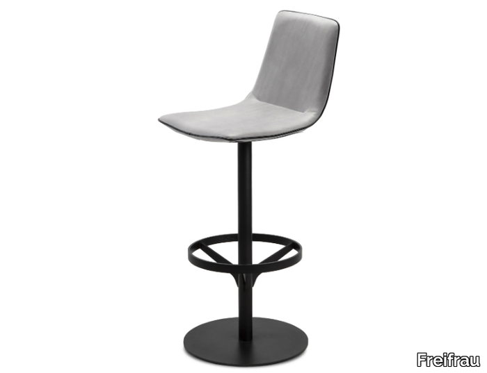 AMELIE BARSTOOL HIGH - Upholstered leather barstool with footrest _ Freifrau