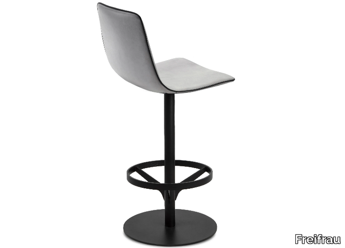 amelie-counterstool-high-freifrau-manufaktur-639889-rel1c0384e8.jpg