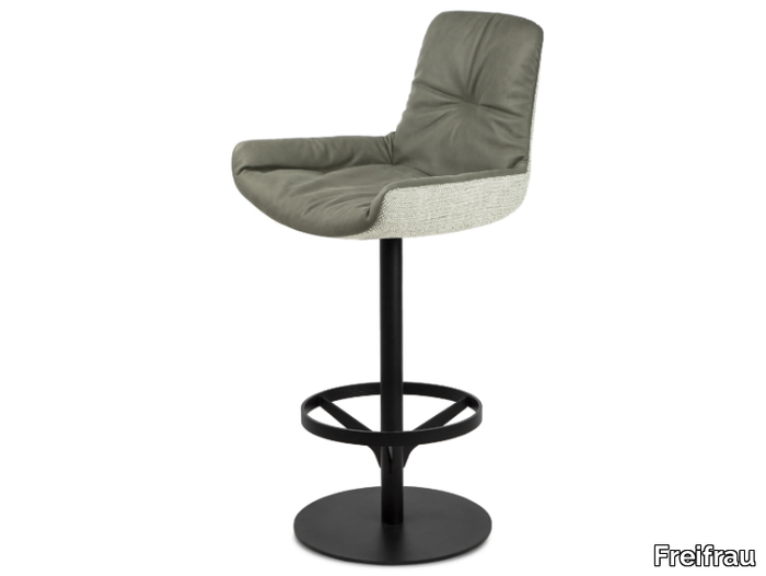 leya-counter-armchair-low-freifrau-manufaktur-639944-reld9d66ddd.jpg