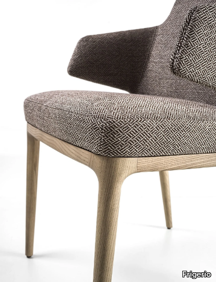 AMANDA-Chair-with-armrests-Frigerio-529013-rel2a0a5584.jpg