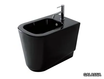 h_meg11-bidet-galassia-211151-rel6dd8ca13.jpg