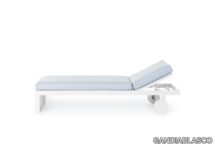 DNA-Sun-lounger-GANDIABLASCO-242207-relabb65c90.jpg