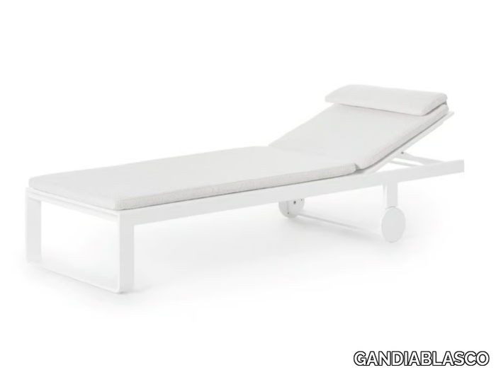 FLAT-Sun-lounger-with-castors-GANDIABLASCO-36274-rel579f2bc.jpg