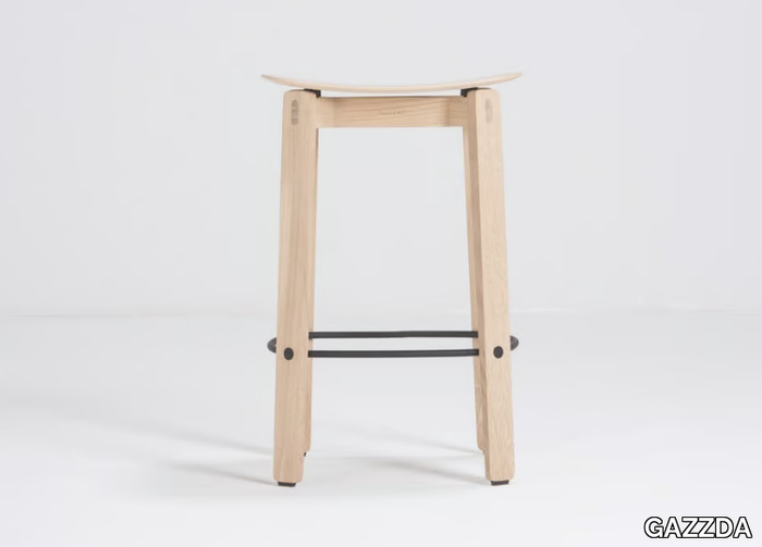 NORA - Oak barstool with footrest _ GAZZDA