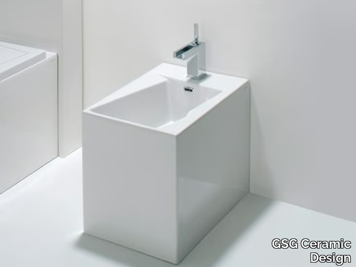 OZ - Ceramic bidet _ GSG Ceramic Design