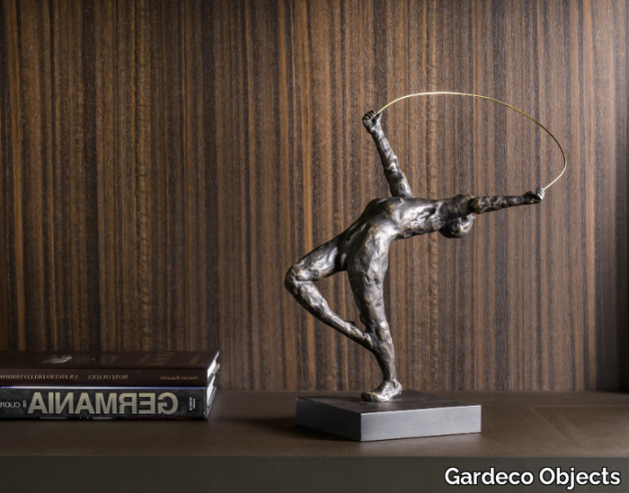 ribbon-dancer-gardeco-422772-relc22c6300.jpg