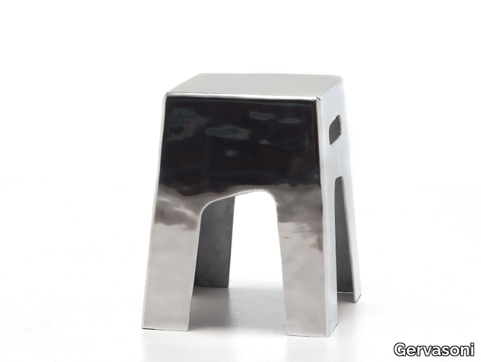 INOUT 46IN - Aluminium stool / coffee table _ Gervasoni