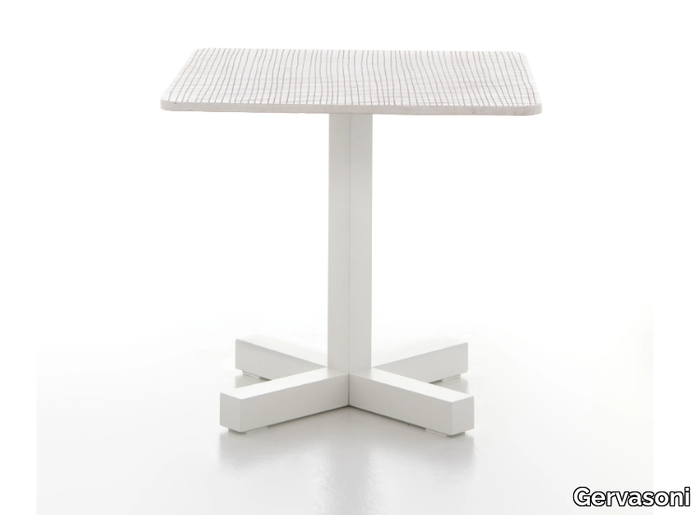 INOUT 847 - Square garden tablewit cement top _ Gervasoni