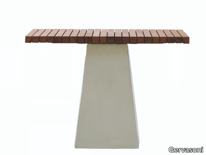 INOUT 35 - Square garden table _ Gervasoni