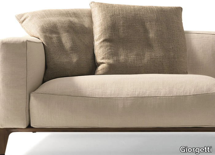 sofa-giorgetti-332197-rel4816ec17.jpg