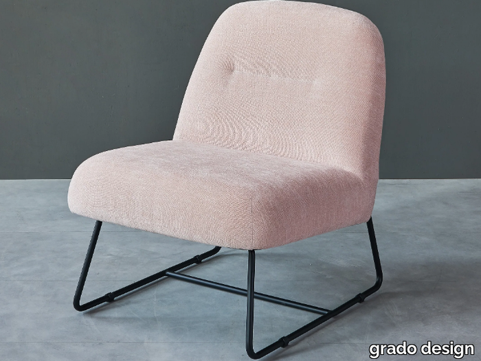 PUFFY - Sled base fabric easy chair _ grado design