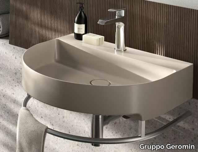 ARKO - Countertop ceramic washbasin with towel rail _ Gruppo Geromin