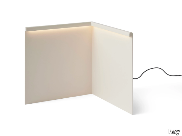 LBM CORNER - LED plate table lamp _ Hay