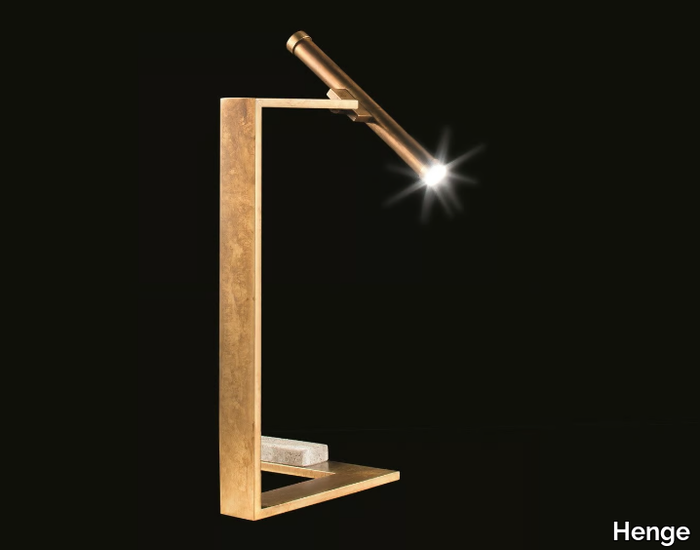 FLAT - Adjustable brass table lamp _ Henge