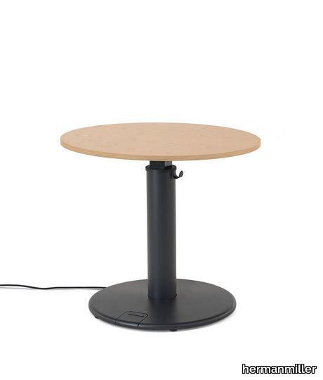 OE1-Sit_To_Stand_Desk-C-Light_Acacia-Black-DOWN_460x540_crop_center.jpg