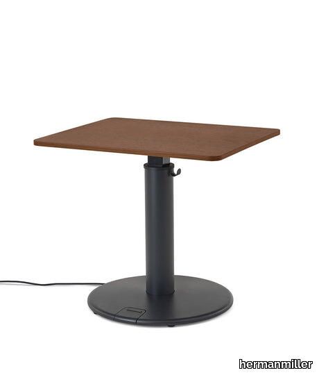 OE1-Sit_To_Stand_Desk-R-Natural_Walnut-Black-DOWN_460x540_crop_center.jpg