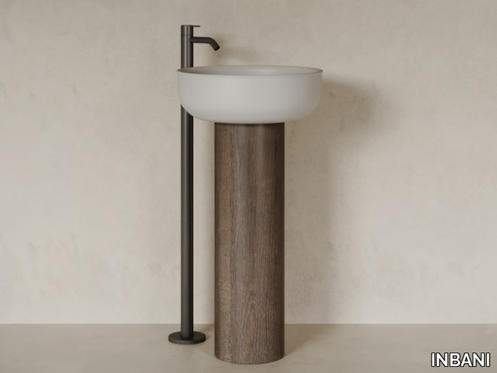 PRIME FREESTANDING - Freestanding round single Solid Surface and wooden washbasin _ INBANI