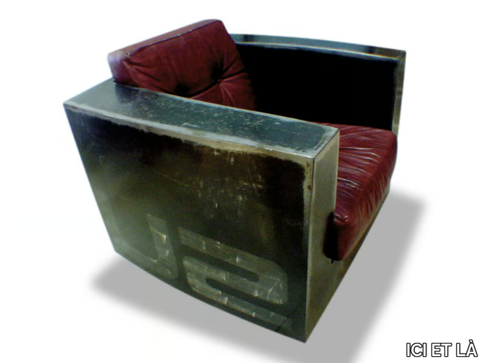 CRATE SUGARI - Industrial style steel armchair with armrests _ ICI ET LÀ