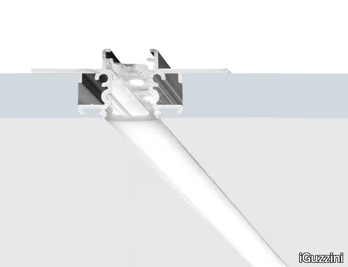 UNDERSCORE 18 - RGB linear lighting profile _ iGuzzini